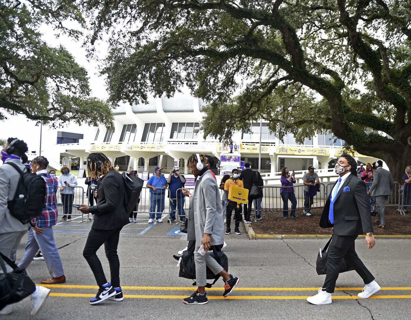 BR.lsucarolina.102520 HS 455.JPG